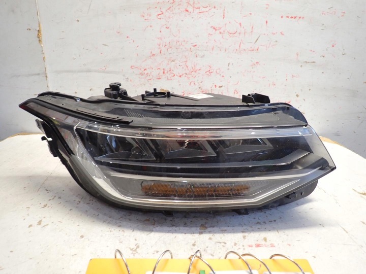 Licht vorne vorne rechts VW TIGUAN II LIFT FULL LED 2020- 5NB941036C