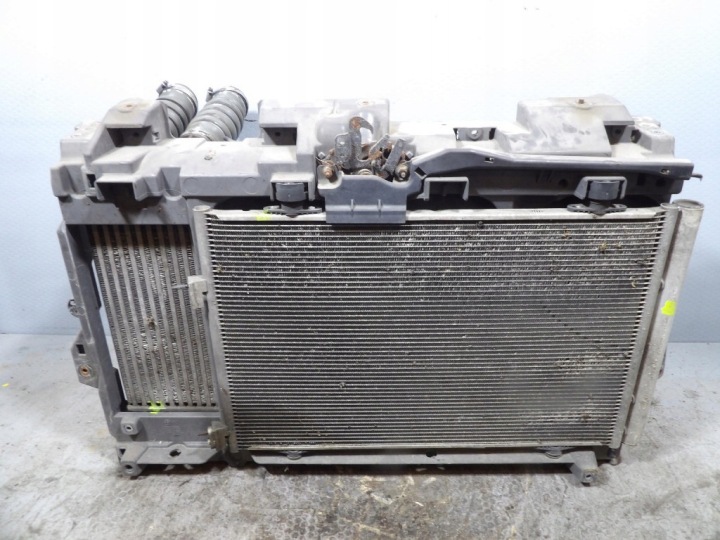 PEUGEOT 508 and 1.6THP water cooler of the air conditioning intercooler condenser fan