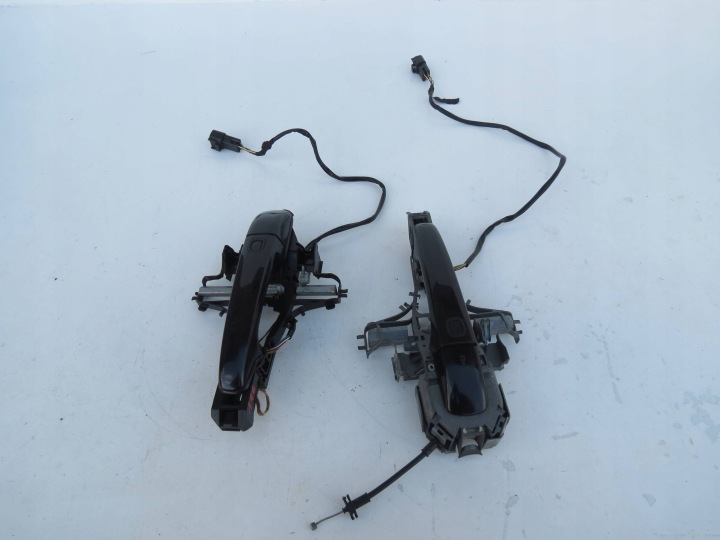 Poignée Portière Externe KEYLES LAKIER 452 VOLVO XC70 S80 V70 30784205 Gauche
