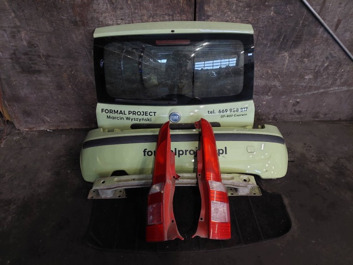 completo posteriore FIAT PANDA II 733/A portellone posteriore cofano portellone cofano posteriore paraurti posteriore fanale faro