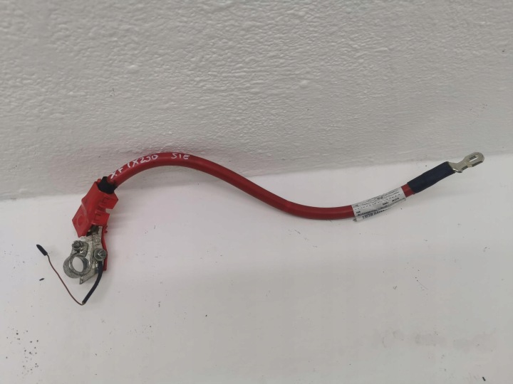 Klemme plus JAGUAR XF und X250 8X2T14300AC 07-15