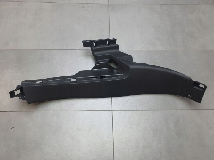 Audi Q8 poklopčić praga desna stražnja 4M8867768
