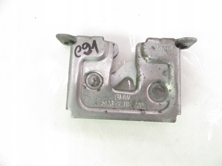 Serrure capot BMW e60 e61 e63 e81 e83 e88 e90 e92