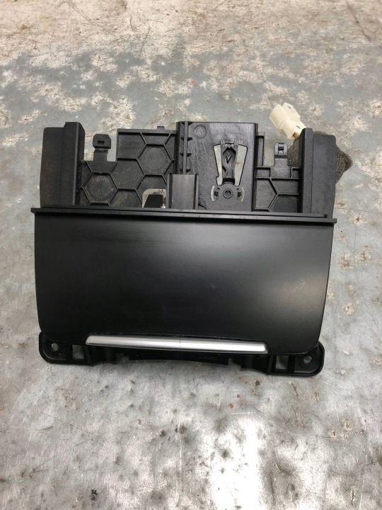 popelník skříňka spolujezdce konzoli AUDI Q5 8K0857951