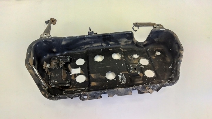 MUSTANG V 4.6 V8 10-14 cover of a filter, WEGLOWEGO