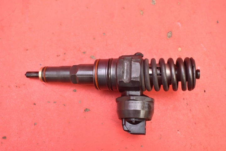 nozzle nozzle 038130073AQ 0414720213 VW GOLF 4 IV 1.9 TDI 101 KM 97-06