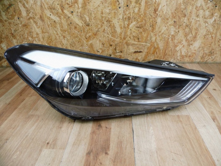Hyundai Tucson III 2015-2017 light right front front right 92102D7100
