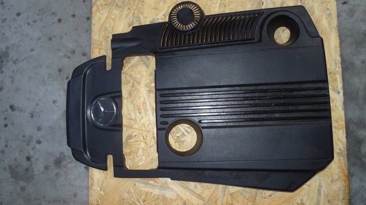 Mercedes-Benz OE A2710101267 engine housing cover NR M774
