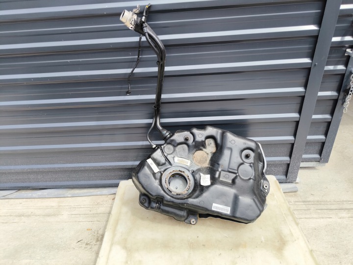 KRAFTSTOFFTANK TANK AUDI A4 B9 A5 8W 8W0201021EH BENZIN ORIGINAL !!!