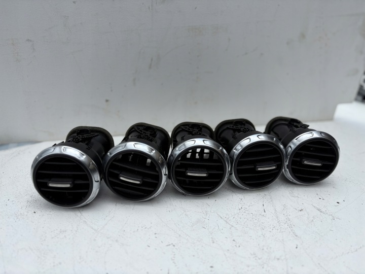 AUDI TT 8J 06-14 Lüftungsgitter des lüfters 8J0820901D TTS TTRS