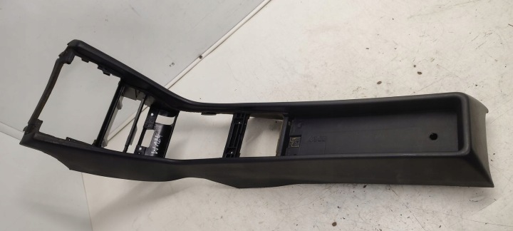 Tunel media Mercedes W124 2,2