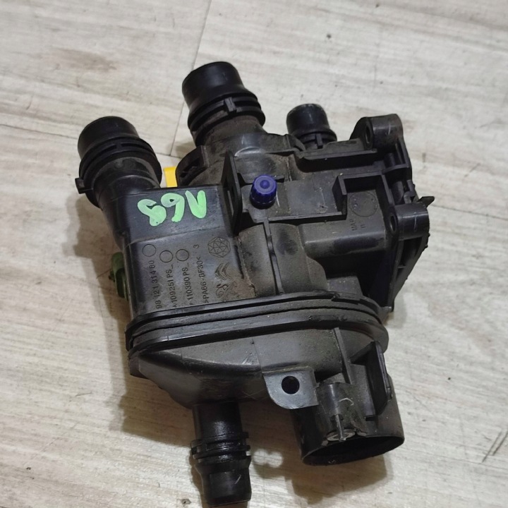 thermostat housing Opel Corsa F 9812131480