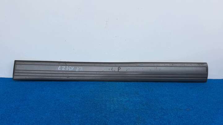 TOYOTA LAND CRUISER 100 98-04 ROK moulding door left front KP13/27