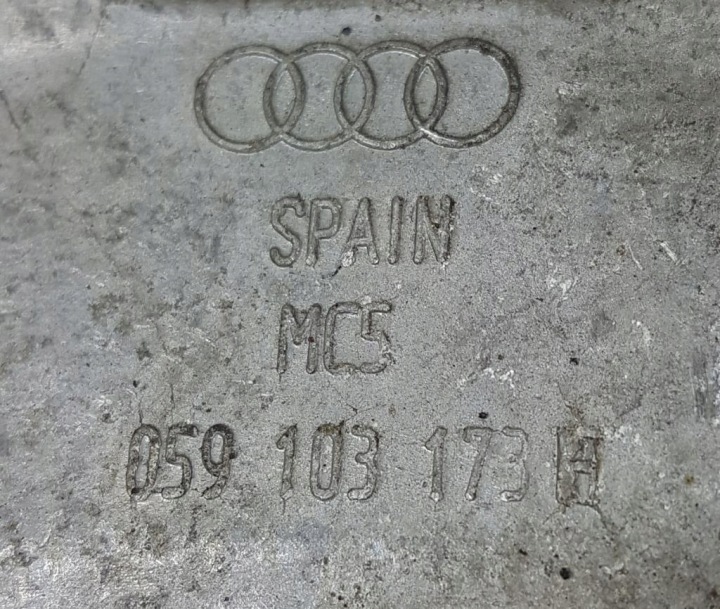 AUDI A8 3.3 TDI 059103173H AKF 5