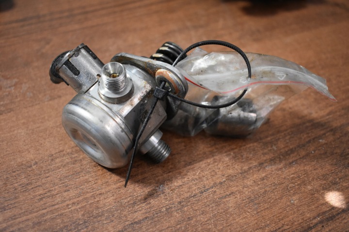 IDEALNA injection pump WYSOKIEGO of pressure PORSCHE PANAMERA 971 1