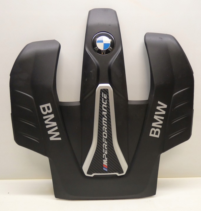 BMW 5 G30 M550 18331210 engine housing cover cover