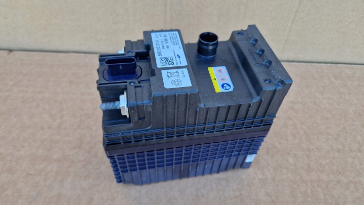 Batteria supplementare AUDI A4 A5 Q5 8W0915101A come nuovo