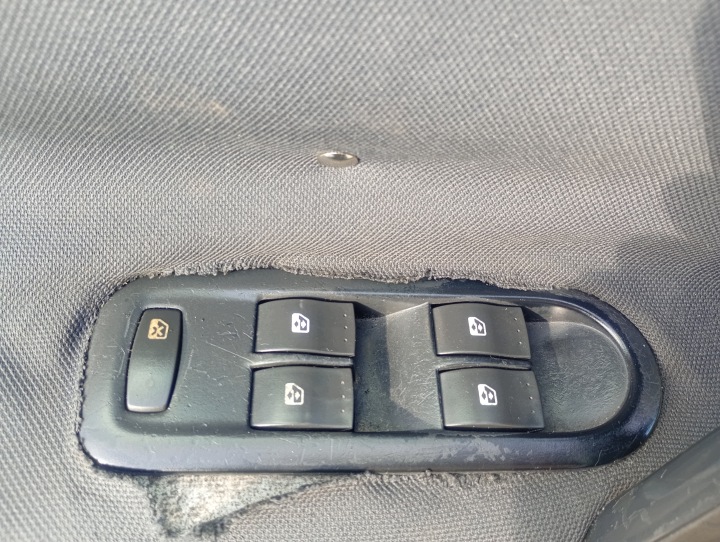 vypínač ovladac PANEL okná ľavý predok Renault Scenic 2 FL 05-08