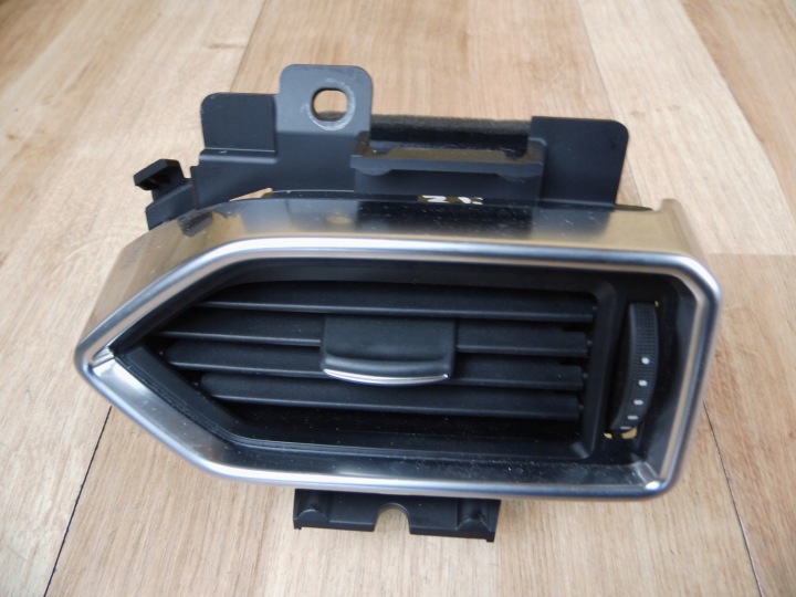 Mazda CX-5 II KF 2017+ Latérale/côté Bouche aération tableau bord Droit K12364730