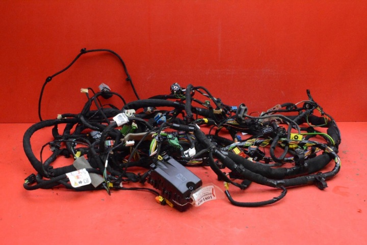bundle of the interior 9841307980 9816312480 9841829180 PEUGEOT 5008 II LIFT 20-21