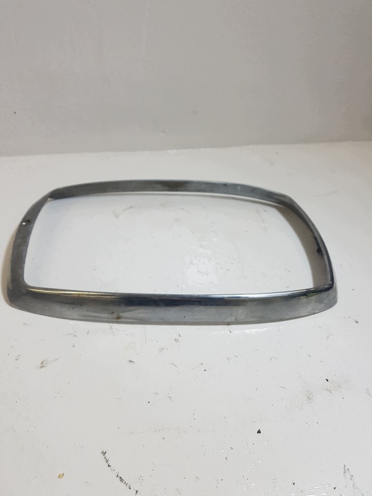 RAHMEN Leuchte rechts vorne MERCEDES-BENZ W115
