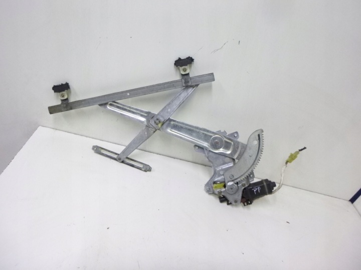 MEHANIZAM PROZORA PREDNJI DIO DAIHATSU CHARADE III 5 VRATA