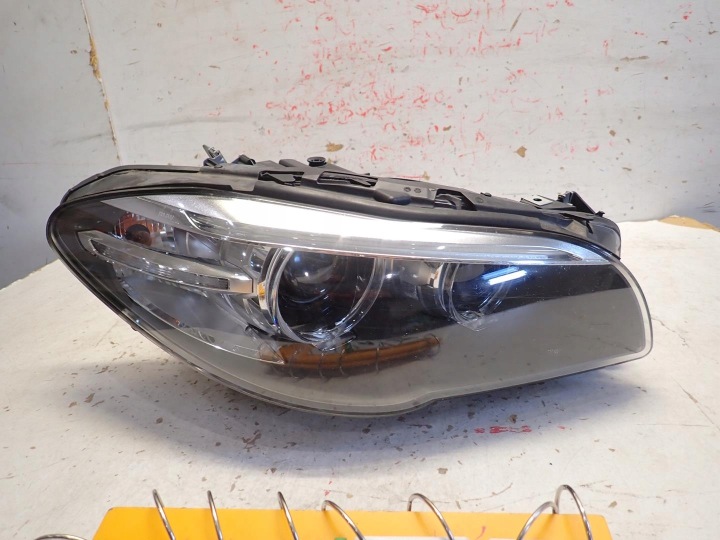 Licht vorne vorne rechts BMW 5 F10 F11 LIFT 2013- BI-XENON 7317132