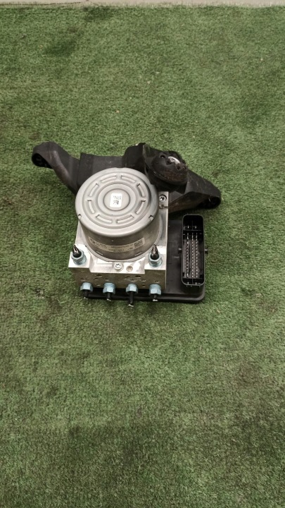 BMW X2 F39 Hauptbremszylinder Bremspumpe ABS 6897155 6897156