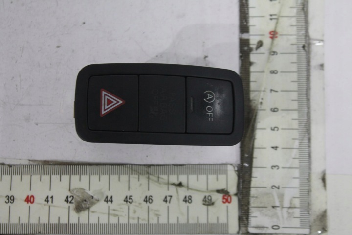 switch of warning lights 8X0959672C AUDI A1 8X 10-18