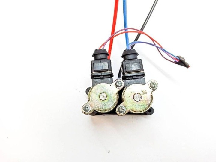 COMPRESOR OF SESPENSION BMW 5 (E39) Zzoemcodez 34310503 2.5L 2001 10