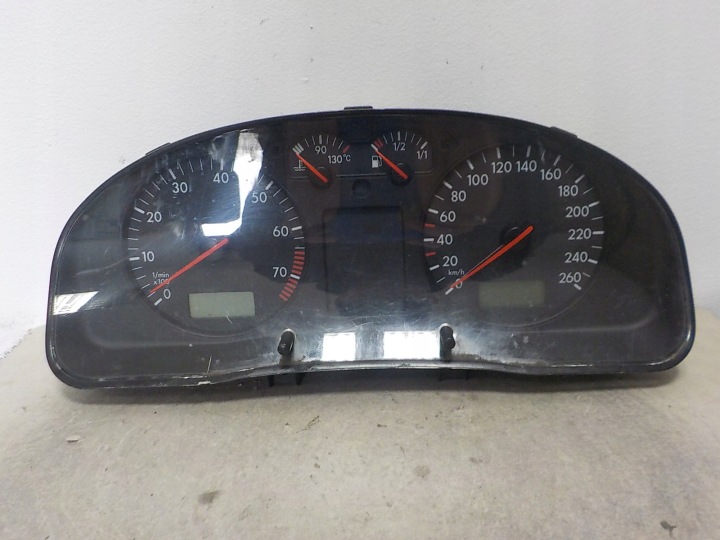 VW PASSAT B5 Instruments tachymètre compte tours Horloge montre tableau bord EUROPA 3B0920802