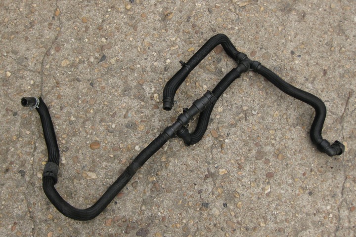 RENAULT MASTER III LIFT hadice vody vedení chladiče 924002715R 140550479R