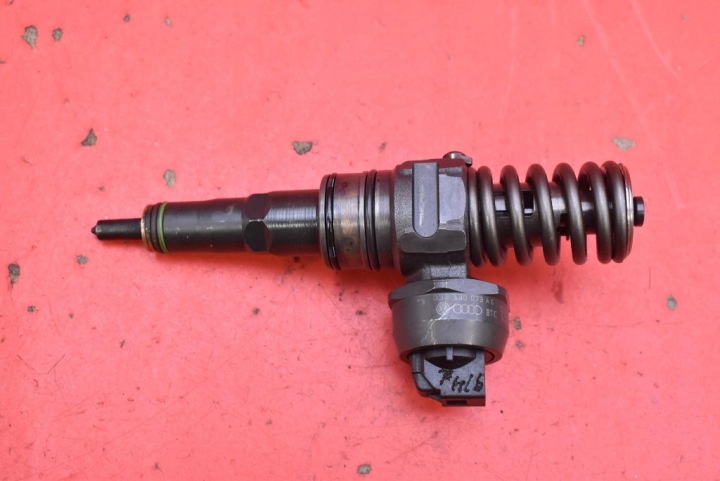 nozzle nozzle 038130073AG 0414720215 VW GOLF 5 V plus 1.9 TDI 105 KM