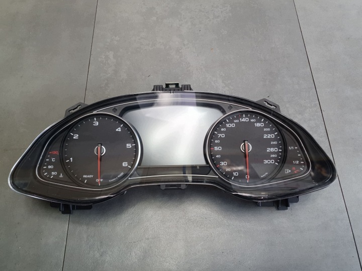 Audi Q7 4M budíky budiky 4M0920781