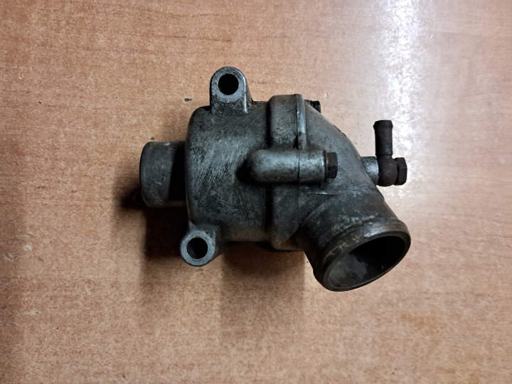thermostat housing MERCEDES W201 W123 2,0 M102 1022030373