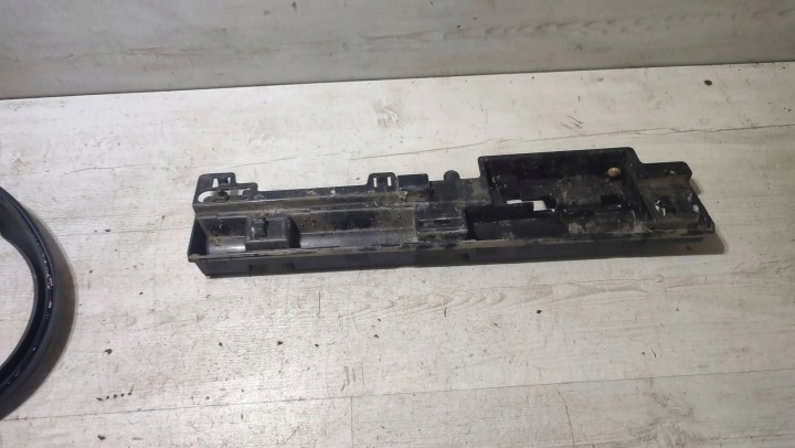 BMW 3 F30 F35 F31 2017 links Seite Halter / Halter der Stoßstange hinten