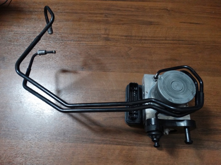 IDEALNY Bedienteil Pumpe ABS MERCEDES X290 W290 1 9