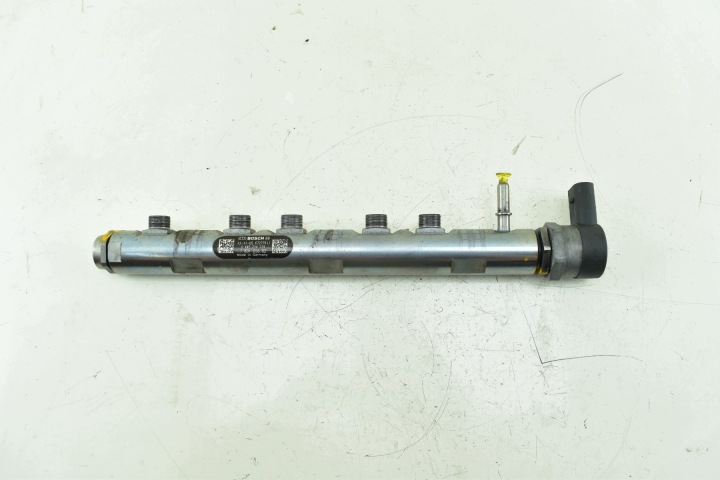 Rampe injection Capteurs BMW E87 E90 E60 E84 2.0 D N47 7801656 0445214134