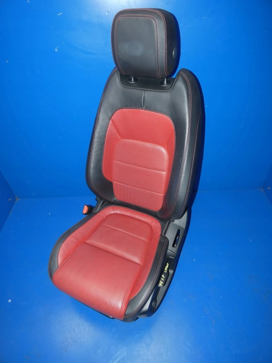JAGUAR XE X760 Sitz links Fahrer PODGRZEWANY