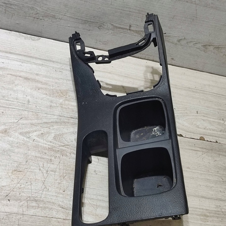 drška za kubek w konzoli srednje Suzuki Vitara (LY) 7586154P0