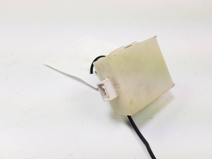 modul des zentralen Tueroeffner 89741-05070 TOYOTA AVENSIS T25