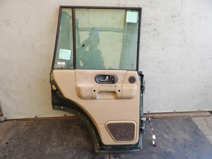 Land Rover Discovery II TD5 - rear door left 7