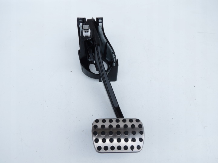 PEDAL brzdy A2042902101 MERCEDES W218 W204 W212