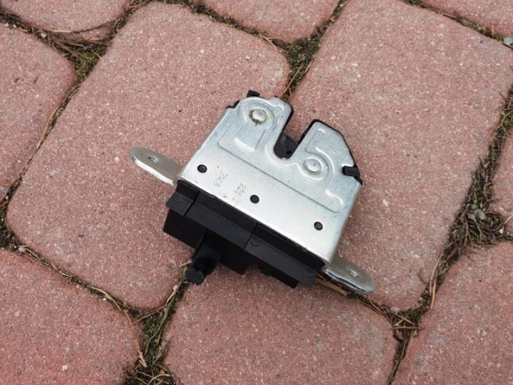 de la Serrure du capot centralny Opel Astra K V 13481535