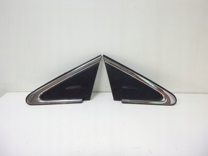 Trojkaty Couvre Aile Toyota Avensis T27 KPL