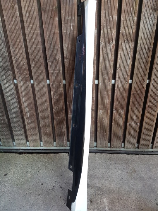 Moulage Jupe Gauche INFINITI Q30 768515DB1A