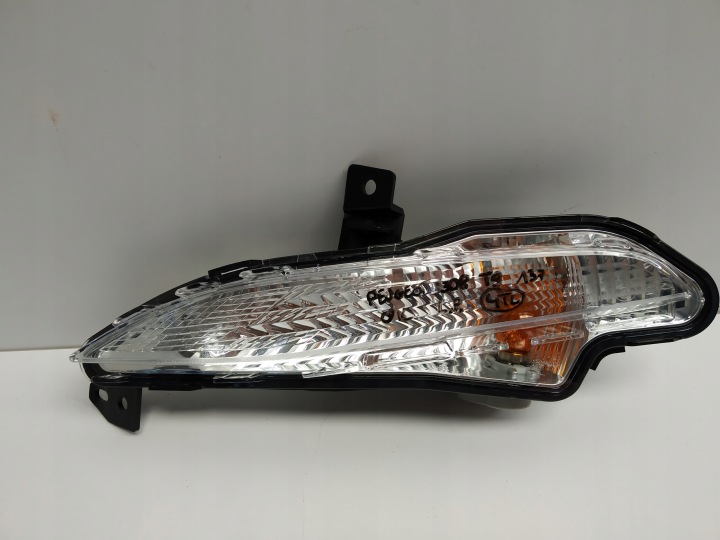 Peugeot 308 II T9 indicator blinker left of a bumper OM 9678039380 original