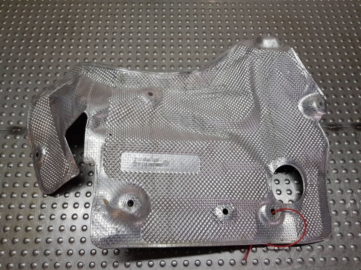 copertura GREMBIALINA TERMICZNA A2136828800 MERCEDES W213 GLC W253 X290 W290 GT AMG