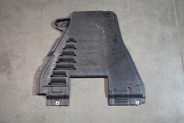 IDEALNA copertura GREMBIALINA sotto Motore MERCEDES X167 1
