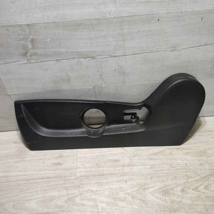 plastični sjedalo lijeva strana Suzuki Vitara (LY) 8572168L1
